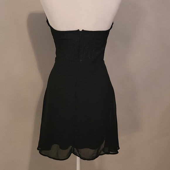 Strapless sweetheart cut little black dress - Picture 4 of 7